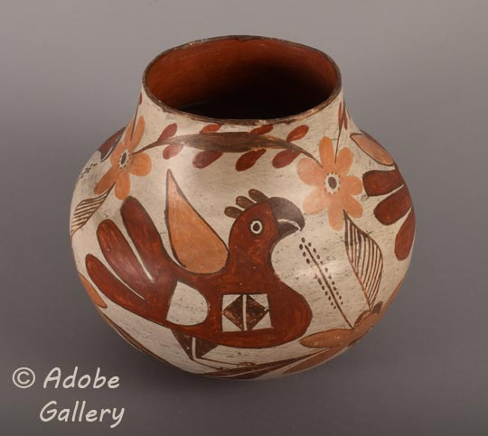 Alternate view of this pottery vessel.