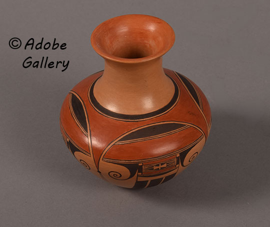Alternate view of this pottery vessel.