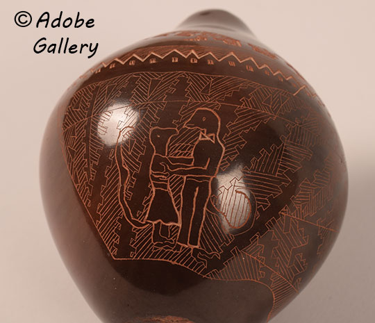 Alternate view of this pottery vessel.