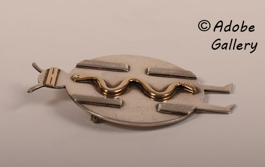 Alternate side view of this pin.