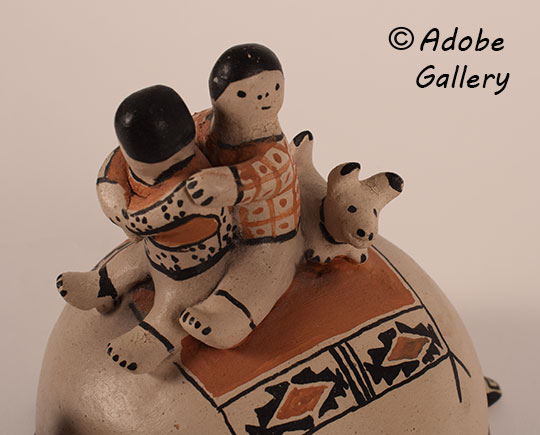 Alternate view of this pottery vessel. Alternate view of this pottery vessel.