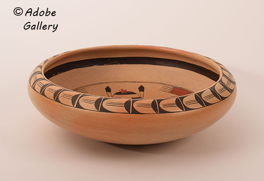 Alternate view of this pottery vessel. Alternate view of this pottery vessel.